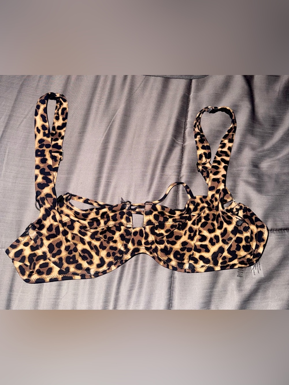 Victoria secret swim Leopard Print Underwire Bra - size 34B new without tag